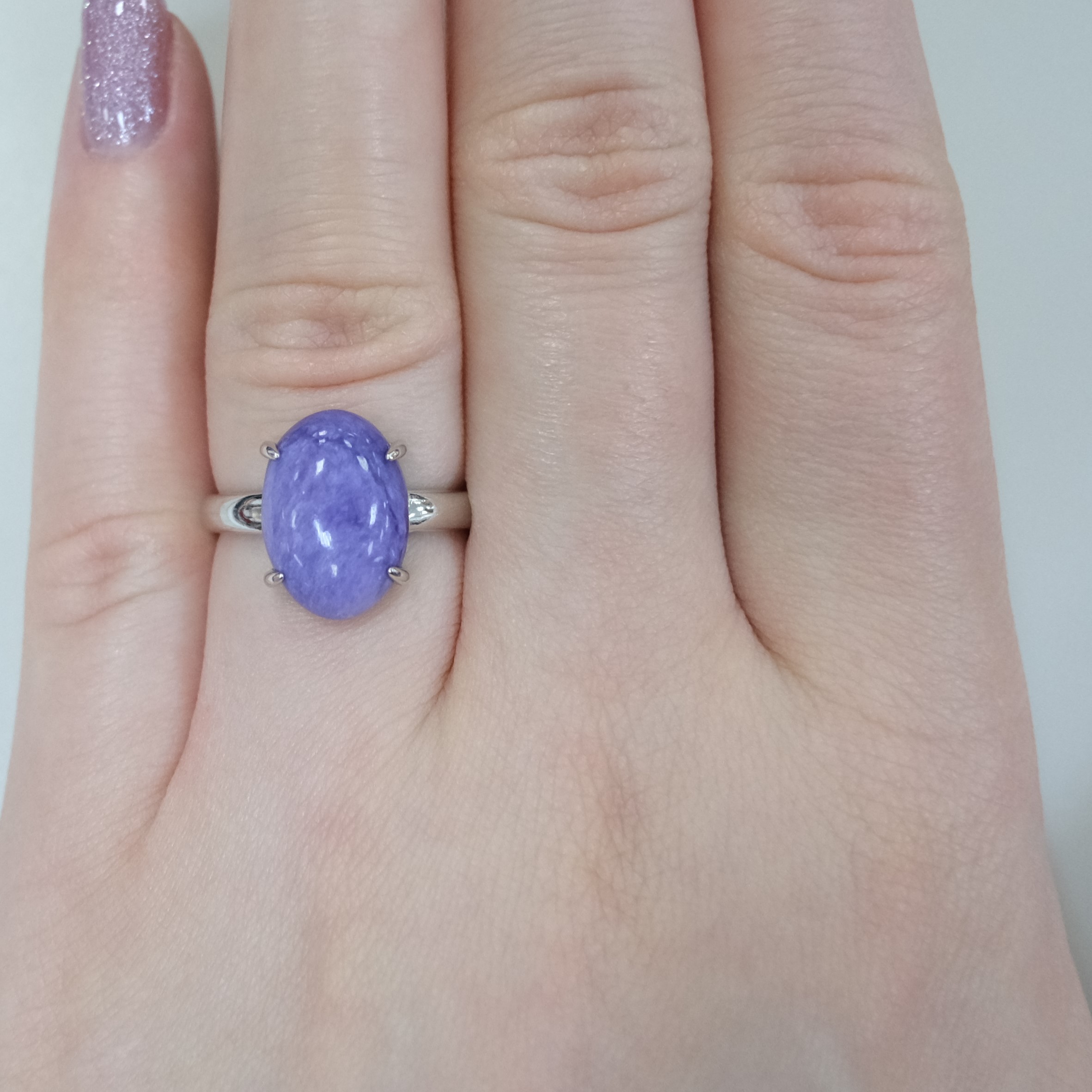 Серебряное кольцо с чароитом
